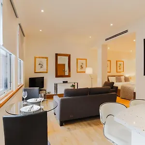 Stayinn Monument Londen