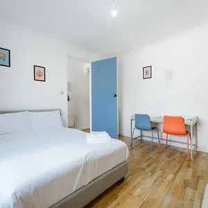 Great In Stepney Station - 12 Londres
