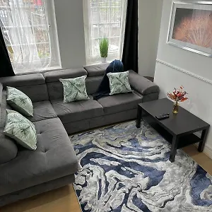 2 Bedroom Flat, 2 Minutes Walk To Bethnalgreen Station, Londres