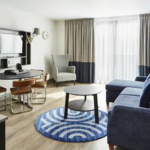 Otel By Marriott Bridge, Londra